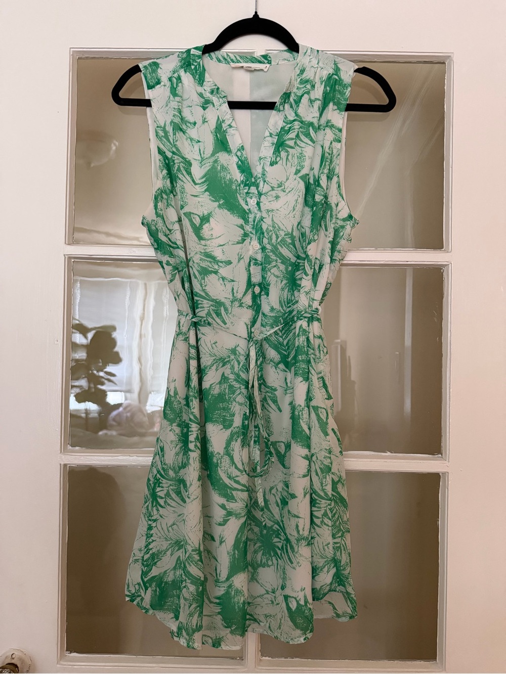Love Tree Green and White V-Neck Button-Front Dress